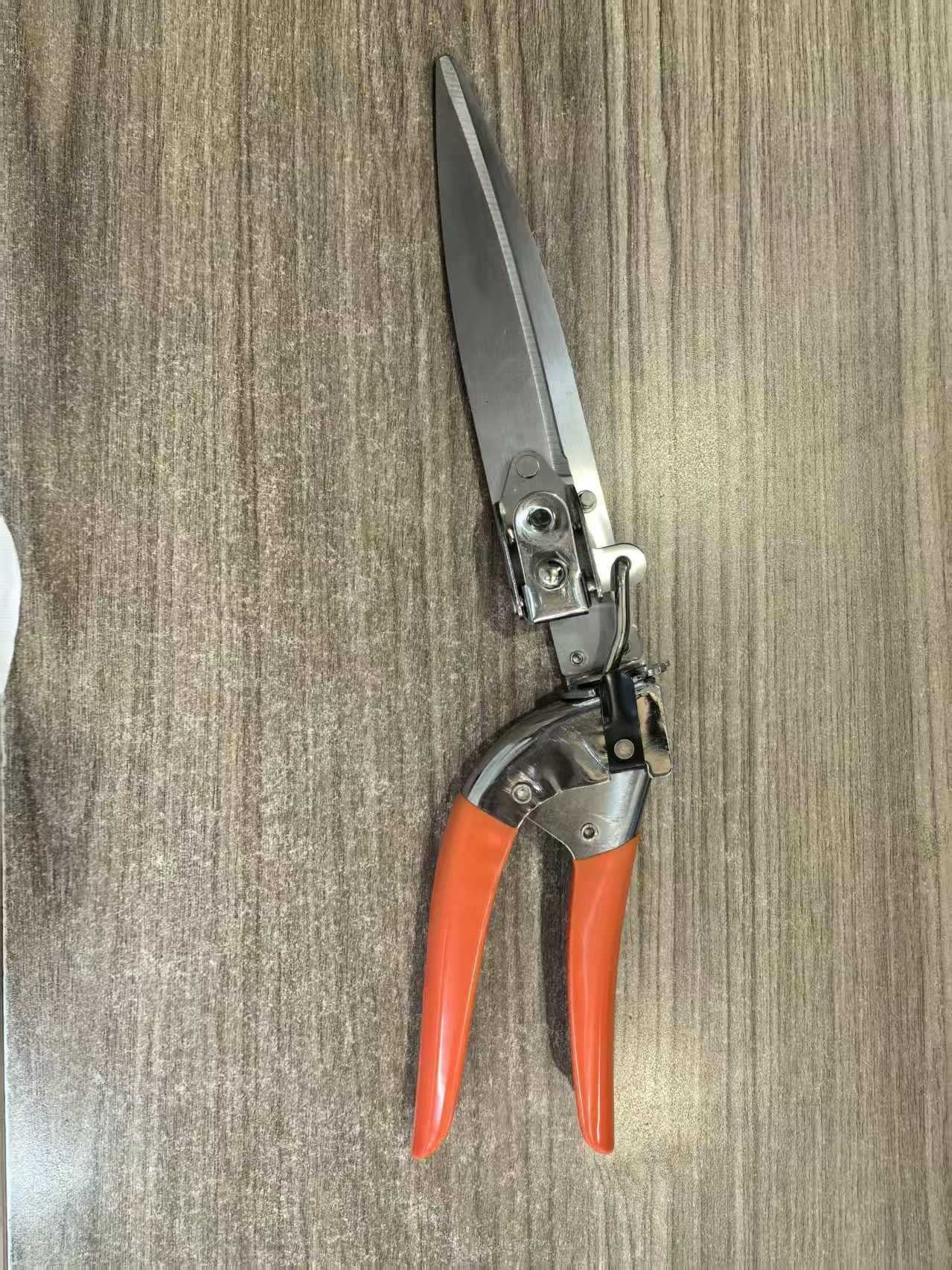 878845975-3